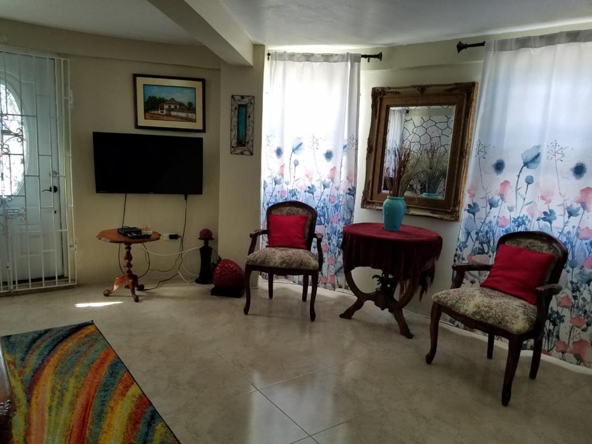 شقة Bella Vista Vacation مونتيغو باي المظهر الخارجي الصورة