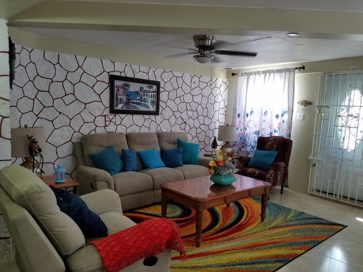 شقة Bella Vista Vacation مونتيغو باي المظهر الخارجي الصورة